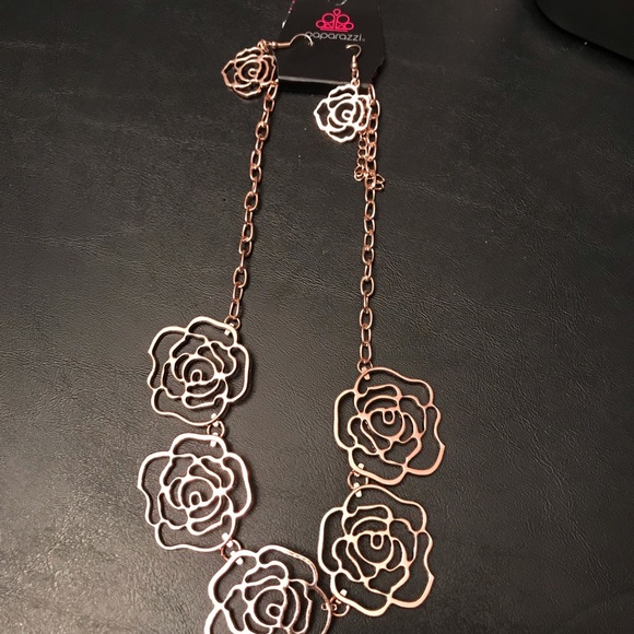 Paparazzi necklaces - Picture 5 of 8